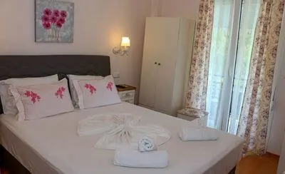 hotel kristal room type double bed (2)